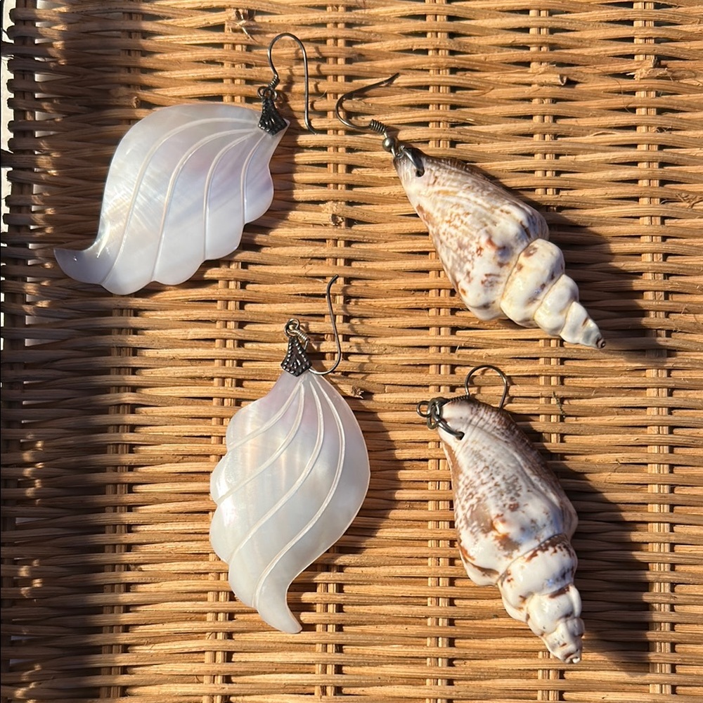 2/$12 NWOT Shell Earrings Set